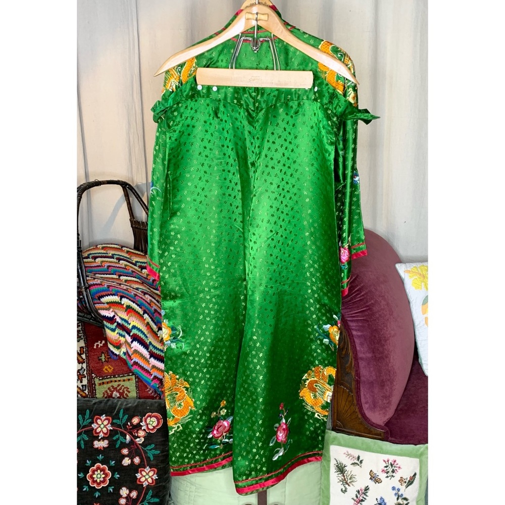 50s China Silk Embroidered Pajamas - Picture 3 of 16